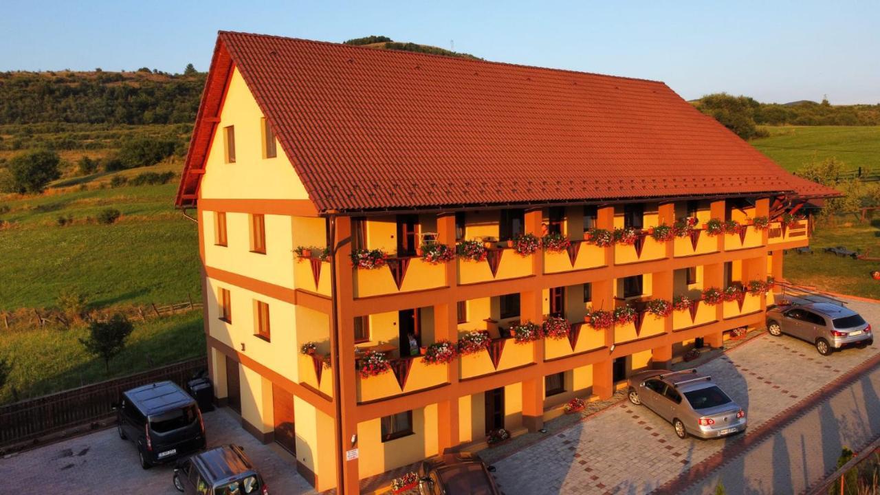 Apartamente Mano Apartmanok Praid Buitenkant foto
