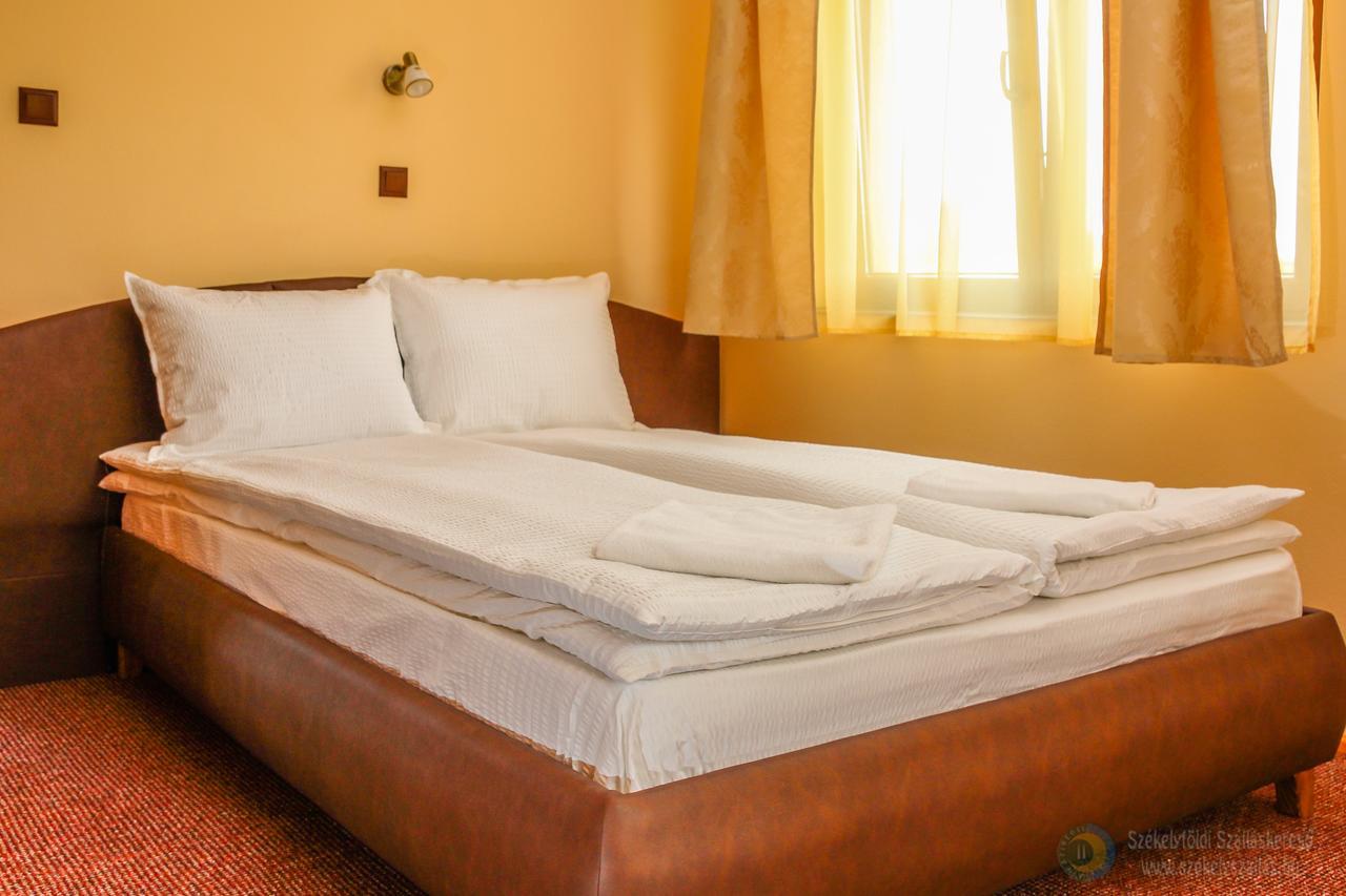 Apartamente Mano Apartmanok Praid Buitenkant foto